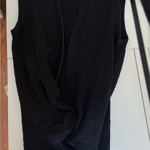 JAQCUEMUS Black Ribbed Knit Vest - Picture 1 of 3
